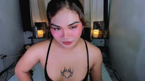 Snapshot of pretty_percy chatting on June 10, 5:28 am hi im percy online show from June 10, 5:28 am