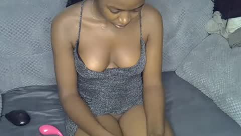 Snapshot of pretty_petite24 chatting on June 17, 6:42 pm pretty_petite24 online show from June 17, 6:42 pm