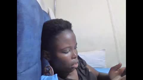 pretty_petite_ebony online show from April 4, 7:55 pm