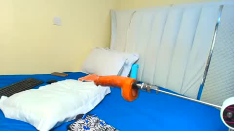 Essy online show from April 21, 1:42 am