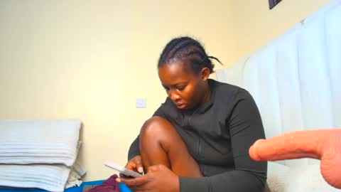 Snapshot of pretty_pussy2 chatting on July 2, 2:11 am Essy online show from July 2, 2:11 am