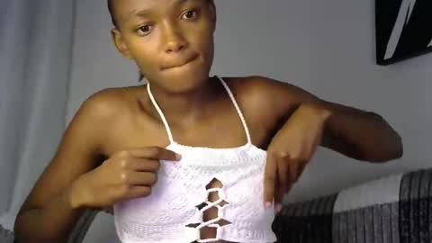 Pretty doll online show from April 24, 1:19 am