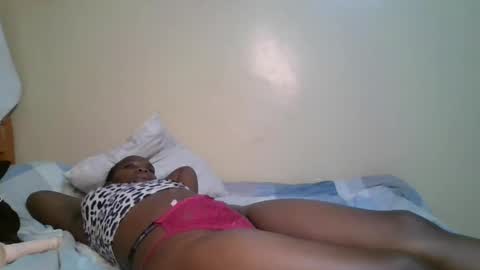 pretty_shila online show from October 20, 12:44 am