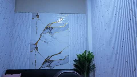 pretty_tay online show from April 29, 11:36 am