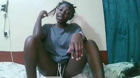 Snapshot of pretty_tiffany1 chatting on November 28, 5:59 pm pretty_tiffany1 online show from November 28, 5:59 pm