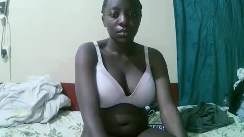 Snapshot of pretty_tiffany1 chatting on November 30, 6:39 am pretty_tiffany1 online show from November 30, 6:39 am