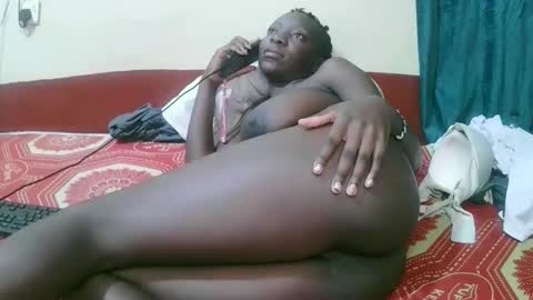 Snapshot of pretty_tiffany1 chatting on December 3, 6:32 am pretty_tiffany1 online show from December 3, 6:32 am