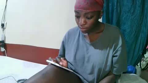 pretty_tiffany1 online show from April 9, 6:19 am