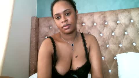 Snapshot of pretty_zii chatting on June 28, 9:15 am zii online show from June 28, 9:15 am
