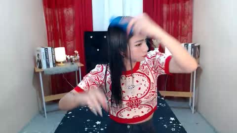 Snapshot of prettyakhira chatting on November 23, 1:00 pm prettyakhira online show from November 23, 1:00 pm