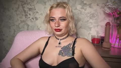 Snapshot of prettyaliceee chatting on October 1, 6:08 am Alice online show from October 1, 6:08 am