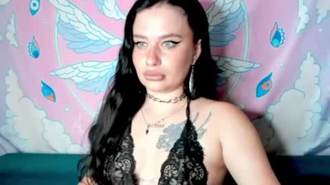 Snapshot of prettyaliceee chatting on July 2, 3:45 am Alice online show from July 2, 3:45 am