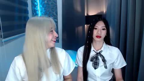 Snapshot of prettyallison_29 chatting on February 2, 7:30 am prettyallison_29 online show from February 2, 7:30 am