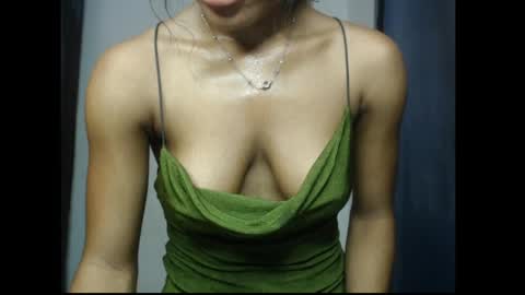 helen online show from April 16, 9:39 pm