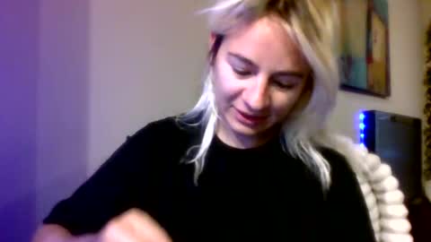 Snapshot of prettybabypetite chatting on March 12, 1:50 pm Missy Jack online show from March 12, 1:50 pm