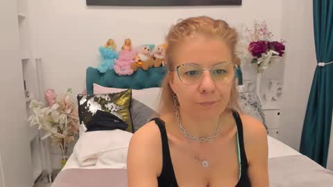 Snapshot of prettyblackeyes chatting on March 12, 6:51 am wilma online show from March 12, 6:51 am