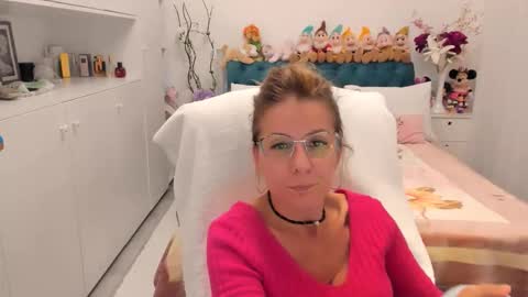 Snapshot of prettyblackeyes chatting on October 2, 10:06 pm wilma online show from October 2, 10:06 pm