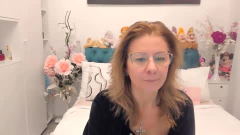 Snapshot of prettyblackeyes chatting on November 11, 7:08 am wilma online show from November 11, 7:08 am