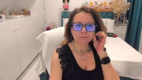 Snapshot of prettyblackeyes chatting on May 3, 5:02 am wilma online show from May 3, 5:02 am