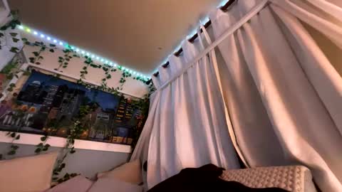 Snapshot of prettyblackgal chatting on December 19, 7:15 am prettyblackgal online show from December 19, 7:15 am