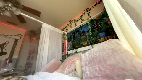 prettyblackgal online show from February 21, 9:05 pm