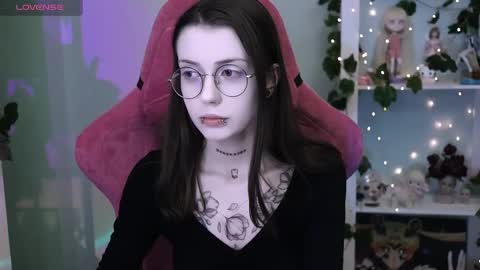 Violet online show from February 26, 3:05 am