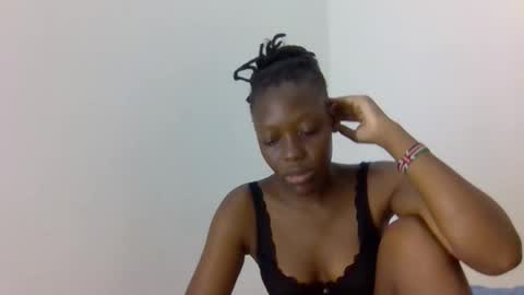 prettydollk_dons online show from April 19, 9:19 am