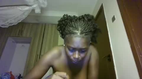 prettydulce online show from April 30, 3:13 am