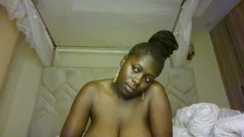 Snapshot of prettydulce chatting on August 1, 1:49 am prettydulce online show from August 1, 1:49 am