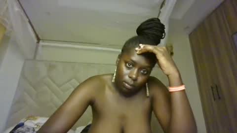 Snapshot of prettydulce chatting on August 1, 1:54 pm prettydulce online show from August 1, 1:54 pm