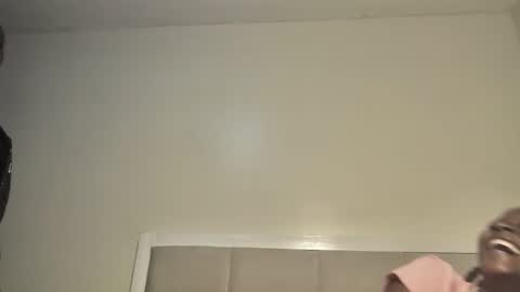 Snapshot of prettyeve25 chatting on October 12, 7:35 pm eve online show from October 12, 7:35 pm