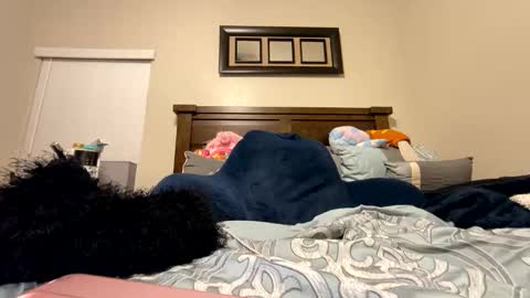 prettyfacefemale online show from February 19, 7:04 am