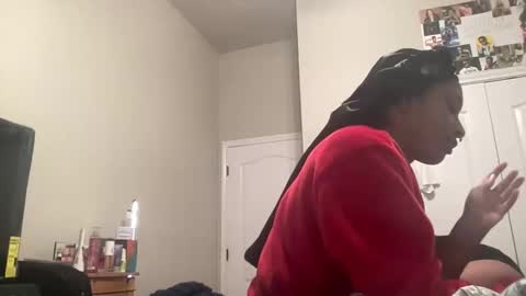 prettyfacefemale online show from February 20, 9:15 pm