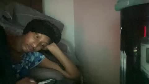 Snapshot of prettyfacefemale chatting on June 11, 8:45 am prettyfacefemale online show from June 11, 8:45 am