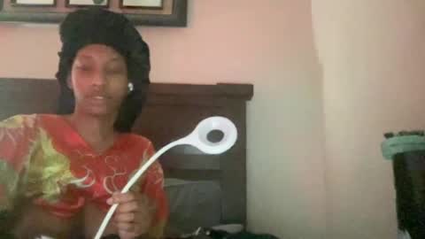Snapshot of prettyfacefemale chatting on August 6, 7:10 am prettyfacefemale online show from August 6, 7:10 am