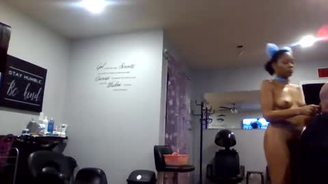 Snapshot of prettyhairedbone chatting on February 26, 2:32 am Pink Pussy69 online show from February 26, 2:32 am