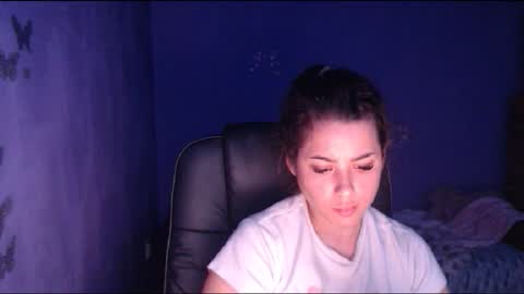 prettyjulliette online show from January 21, 2:05 pm