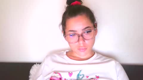 prettyjulliette online show from October 24, 11:28 am