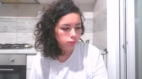 prettyjulliette online show from November 27, 5:26 pm