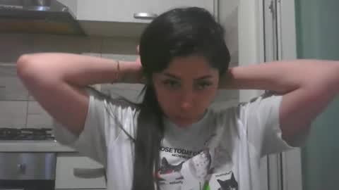 Snapshot of prettyjulliette chatting on May 9, 12:21 pm prettyjulliette online show from May 9, 12:21 pm