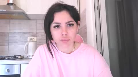 Snapshot of prettyjulliette chatting on May 20, 10:32 am prettyjulliette online show from May 20, 10:32 am