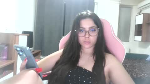Snapshot of prettyjulliette chatting on May 26, 9:22 pm prettyjulliette online show from May 26, 9:22 pm