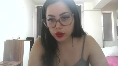 Snapshot of prettyjulliette chatting on June 8, 1:55 pm prettyjulliette online show from June 8, 1:55 pm