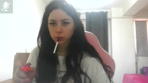 Snapshot of prettyjulliette chatting on June 15, 11:01 am prettyjulliette online show from June 15, 11:01 am