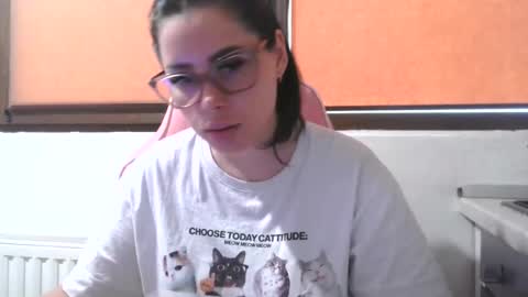 Snapshot of prettyjulliette chatting on July 17, 2:34 pm prettyjulliette online show from July 17, 2:34 pm