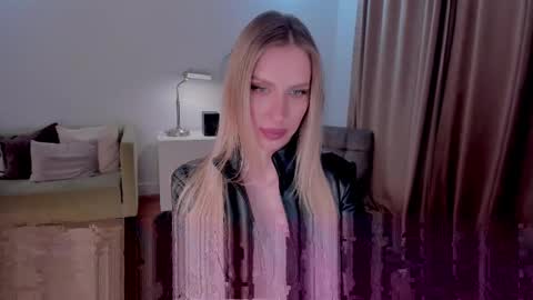 Snapshot of prettyk1ller chatting on February 20, 10:04 pm Eva online show from February 20, 10:04 pm