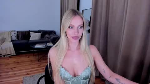 Snapshot of prettyk1ller chatting on September 16, 11:28 pm Eva online show from September 16, 11:28 pm