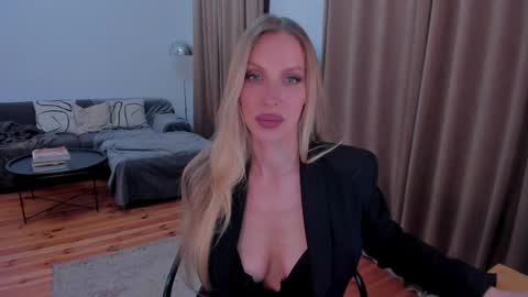 Eva online show from May 15, 11:45 pm
