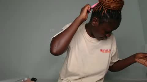 Lizzy online show from February 13, 7:03 am