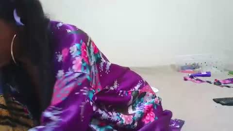 Snapshot of prettylondond chatting on July 28, 6:07 pm prettylondond online show from July 28, 6:07 pm